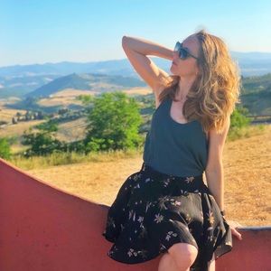 Meet your Posher, Laura